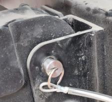 Spare wheel carrier-Pin