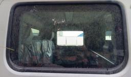 Fuso right rear door glass