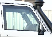 TLC 79 DC RIGHT FRONT DOOR GLASS