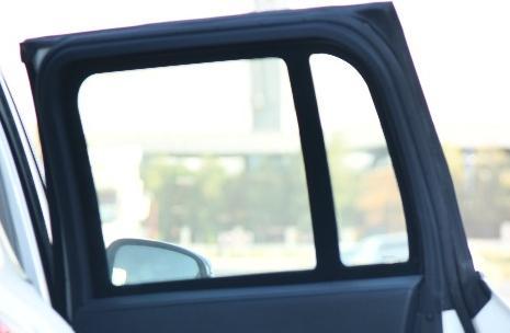 TLC-300 REAR RIGHT DOOR GLASS