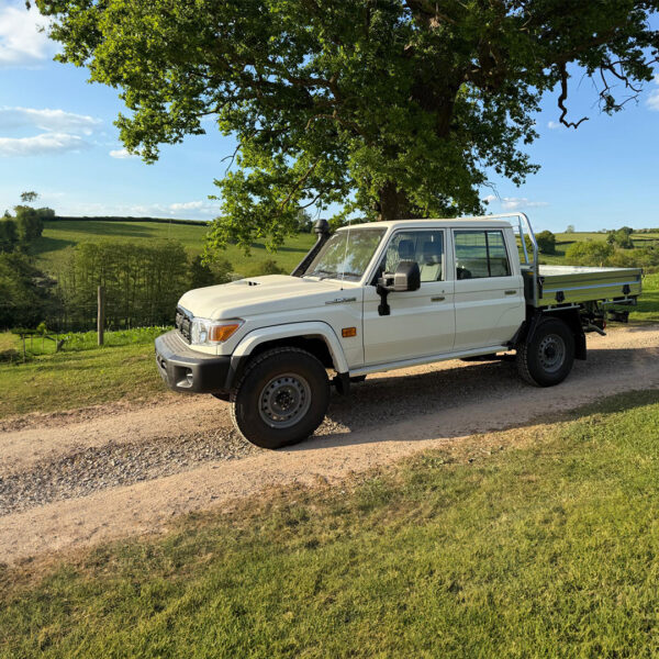 Toyota Land Cruiser 79 Series Double Cab Pickup (4.5L V8 Diesel) White